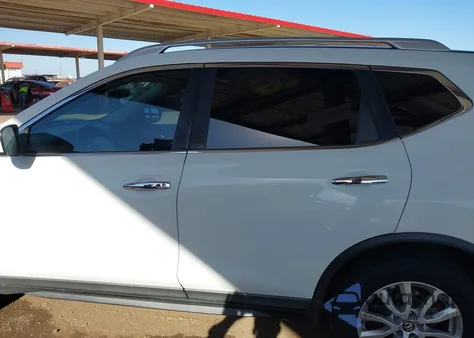 2017 Nissan Rogue Sv z USA, uszkodzony, nr VIN KNMAT2MT4HP598074